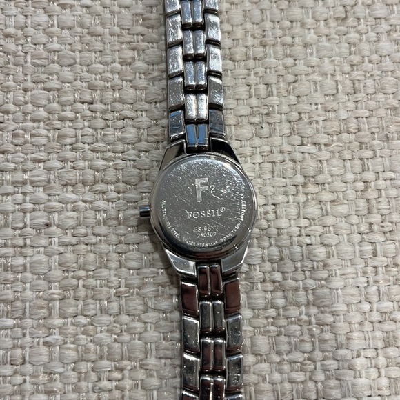 FINAL PRICE DROP! Fossil F2 Silver Watch - Picture 6 of 8